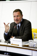 Michael Schneider2.jpg